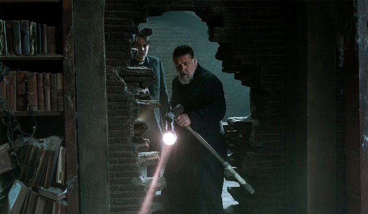 Vatican Cinematic Universe, Recenzja filmu Egzorcysta papieża. Gdy Doktor Strange spotyka Johna Wicka