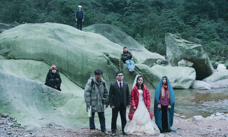 Małpi Król pośród ludzi, Wiersz wszechświata – recenzja filmu Wędrówka na Zachód