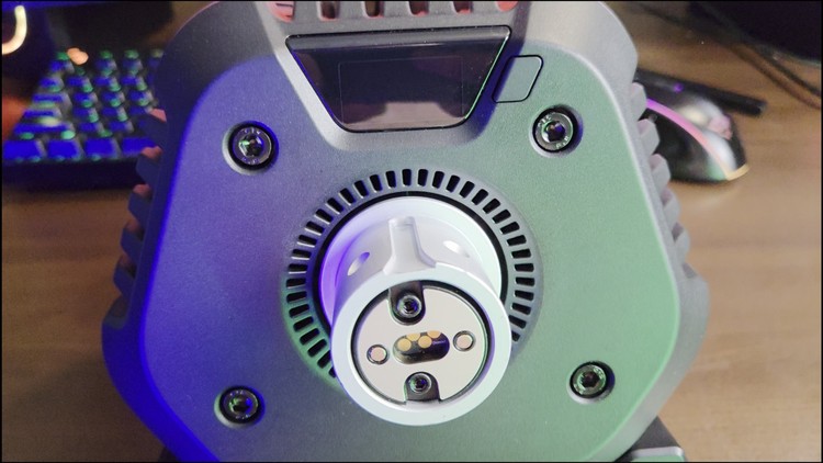 Logitech RS50 – baza