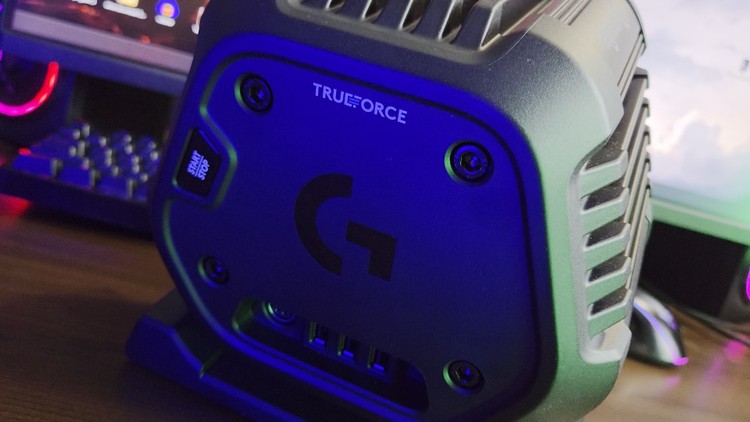 Logitech RS50 – baza