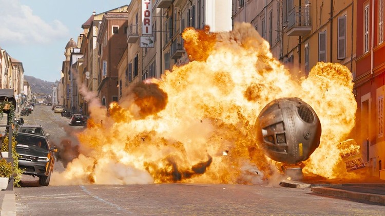 Samochód, honor, rodzina, Recenzja filmu Szybcy i wściekli 10. Wsteczna jazda na kapciu