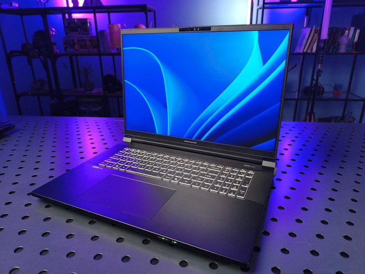  Dream Machines RX5080-18PL27 - potężny laptop z możliwością rozbudowy!