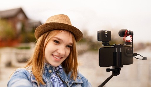 Mirfak Smartphone Vlogging Kit - zestaw dla początkującego YouTubera, Szukasz prezentu dla swoich młodych? Sprawdź nasze propozycje!