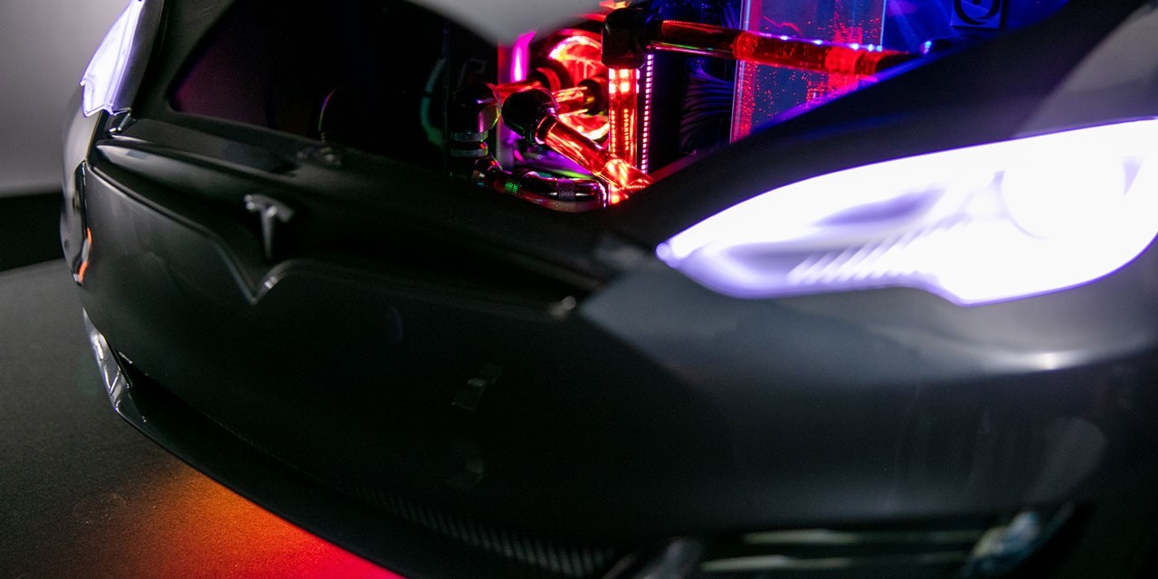 LUDICROUS PC Tesla Model S