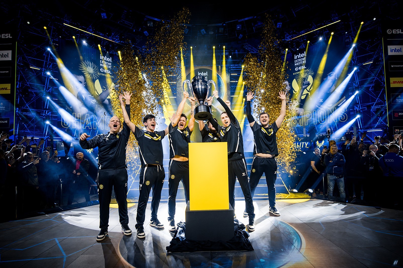 IEM Kraków i stan esportu w 2025 roku - wywiad z Michałem "Carmaciem" Blicharzem