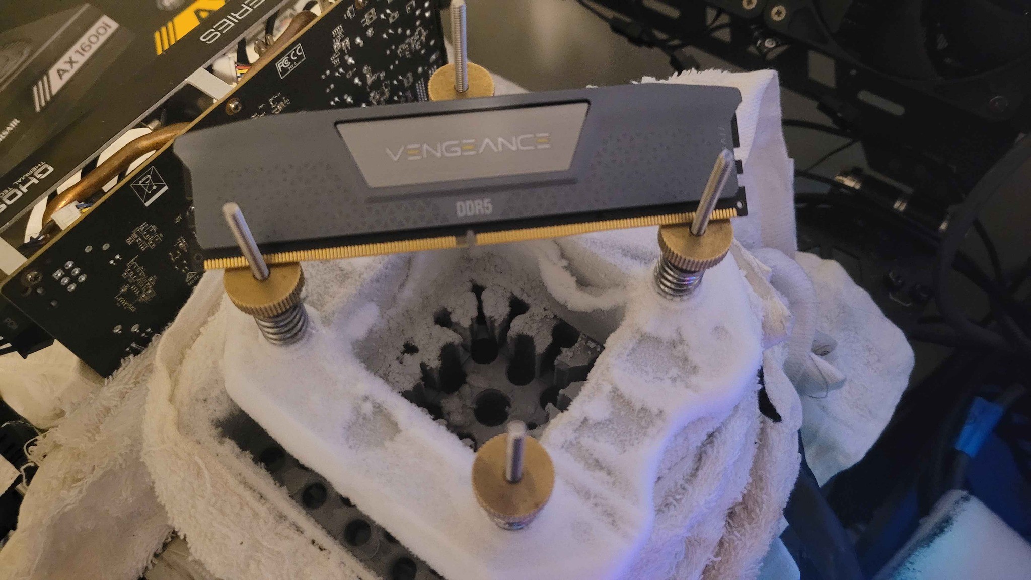 Nowy rekord w podkręcaniu DDR5