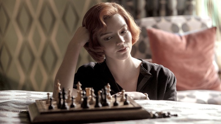 Gambit królowej ustanawia rekord Netflixa! Serial spowodował wzrost zainteresowania szachami