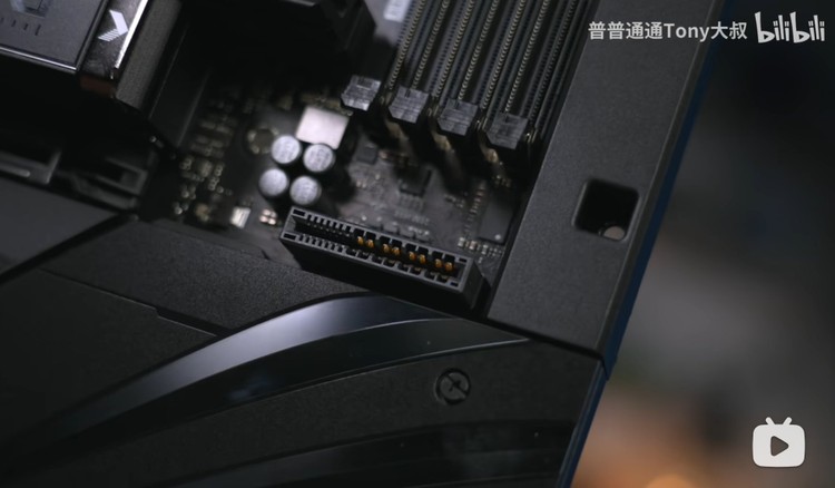 Test wytrzymałości nowego złącza ASUS GC-HPWR