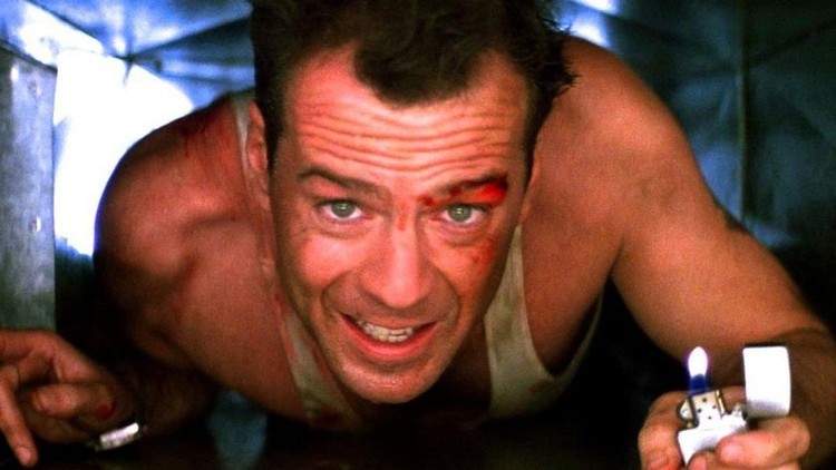 Bruce Willis jako John McClane szaleje w reklamie inspirowanej Szklaną pułapką