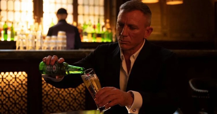 Daniel Craig