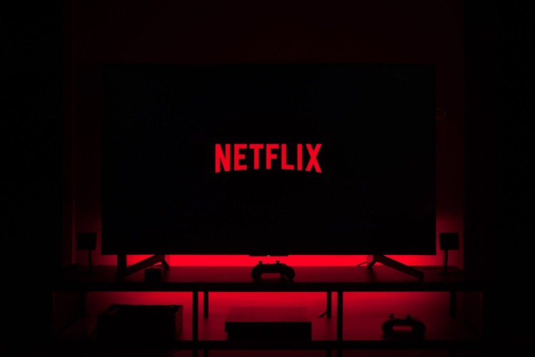 Netflix robi porządki. W grudniu z oferty zniknie kilka popularnych seriali