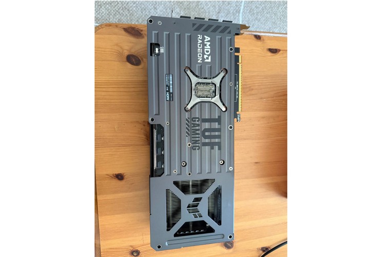 AMD Radeon GeForce RTX 9070 XT - czekaj, co?