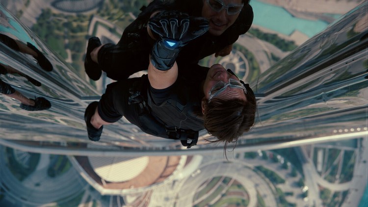 O co zostaje oskarżony Ethan Hunt w Mission: Impossible – Ghost Protocol?