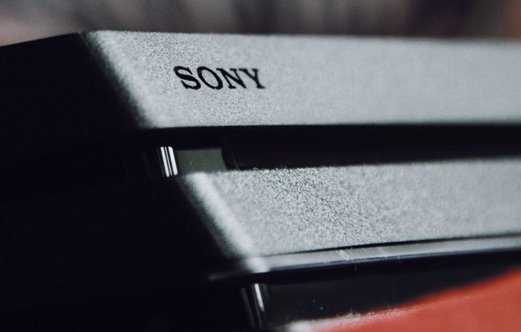 Ile czasu potrzebują maszyny na stworzenie jednego funkcjonalnego PlayStation 4?
