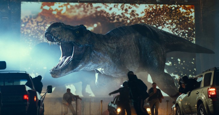 Jurassic World Dominion ze świetnym prologiem. T-Rex rozpoczyna swoje łowy