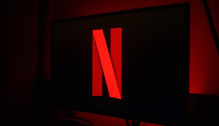 Kiedy Netflix wprowadzi pakiet z reklamami do Polski? Zła wiadomość dla widzów