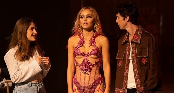 Nowy zwiastun kontrowersyjnego serialu Idol z Lily-Rose Depp w roli głównej