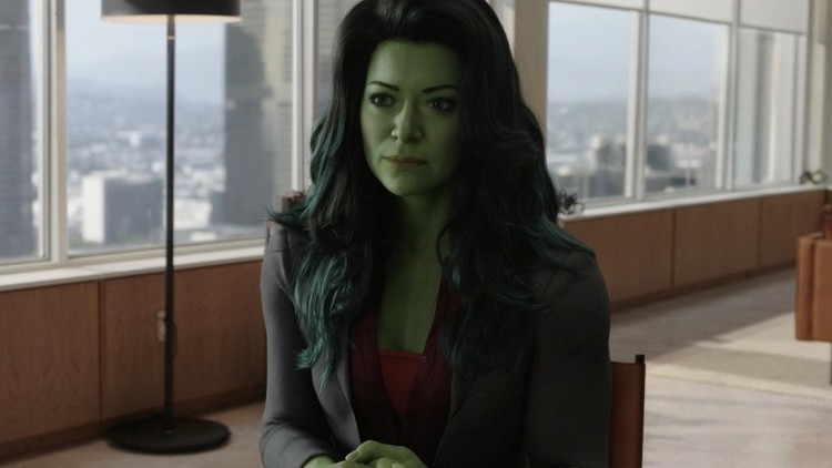 She-Hulk i kontrowersje. Fani zarzucają serialowi rasizm i seksualizację kobiet
