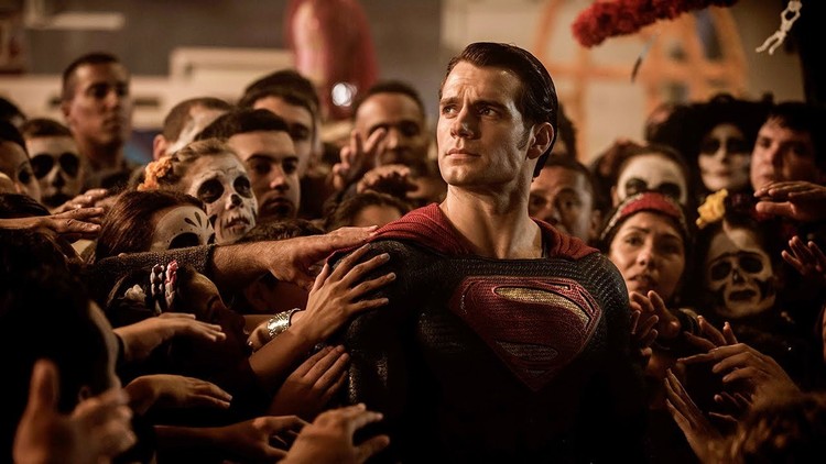 Fani są wściekli, że Henry Cavill nie wróci jako Superman. Nawołują do bojkotu DC Comics