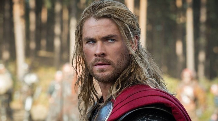 Thor z jeszcze jedną nową zbroją na wycieku grafiki z 4. fazy Marvela