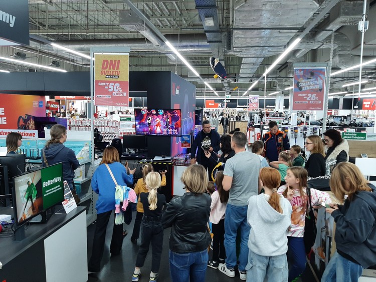 Finał turnieju FC25 w MediaMarkt – spotkaj znanych influencerów i piłkarzy Wisły Kraków! 