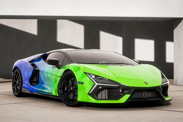Lamborghini Revuelto