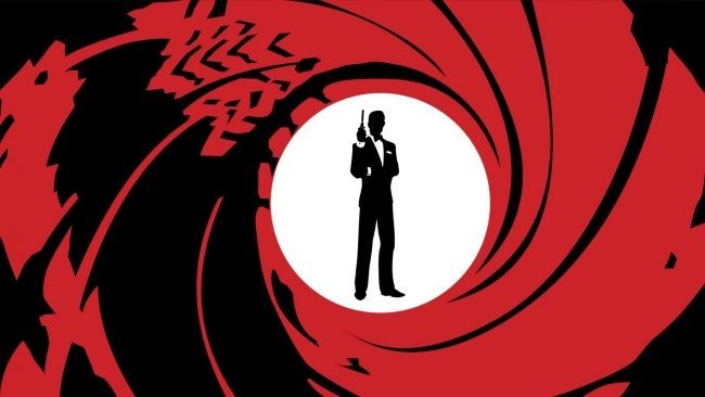 Christopher Nolan napisze i wyreżyseruje trzy filmy o Bondzie?