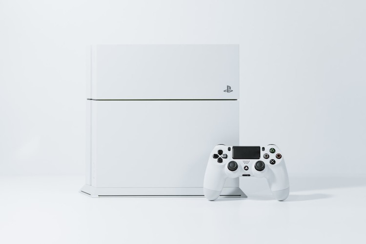 Sony poinformowało japoński sklep o zakończeniu produkcji większości modeli PS4