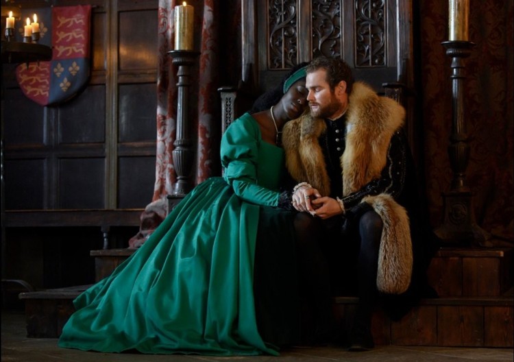 Pierwszy zwiastun i nowe zdjęcie z intrygującego serialu o Annie Boleyn