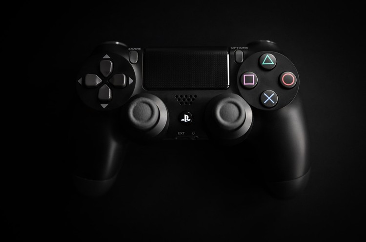 Sony nie zostawi graczy PS4? Konsola ma 