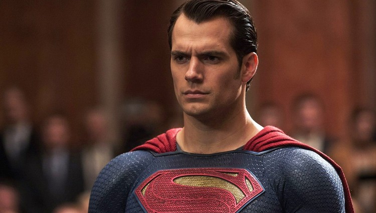 Henry Cavill powróci jako Superman? Aktor może zagrać w The Flash