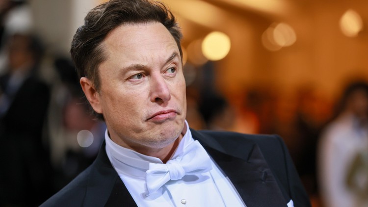 Elon Musk wstrzymuje zakup Twittera. Biznesmen obawia się fejkowych kont