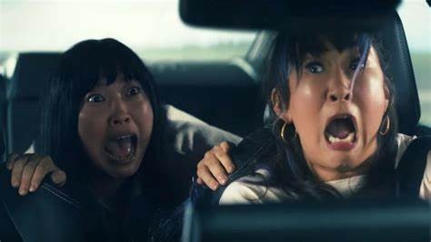 Awkwafina i Sandra Oh w zwiastunie szalonej komedii Quiz Lady. Szykuje się jazda bez trzymanki