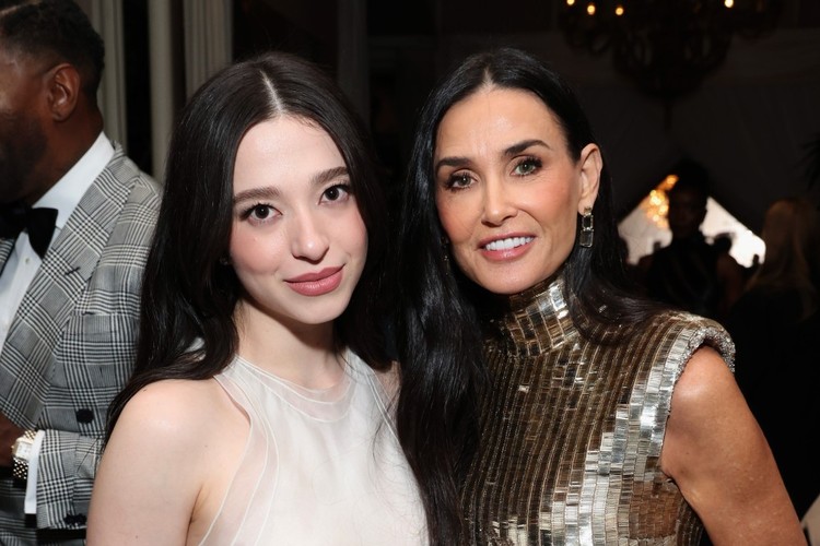 Demi Moore i Mikey Madison