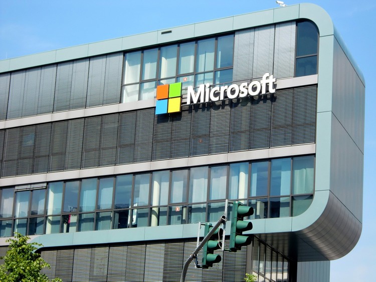 Wielka Brytania zrzuca kolejną bombę na umowę Microsoft x Activision Blizzard. Są nowe restrykcje CMA