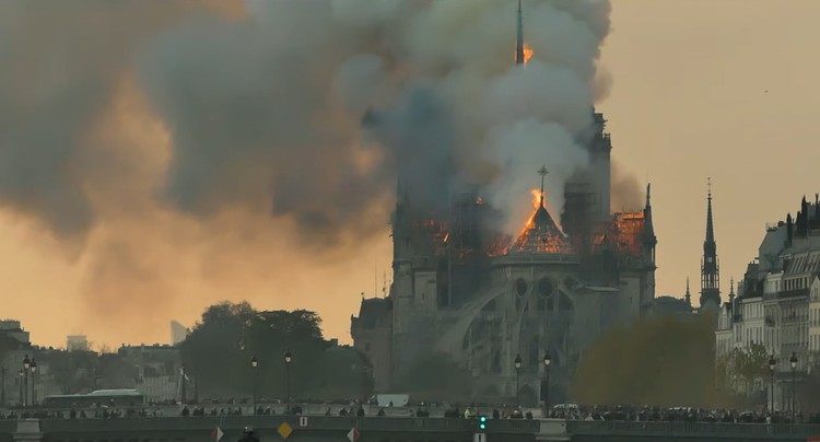 Ubisoft pracuje nad grą VR o strażakach walczących z pożarem katedry Notre Dame