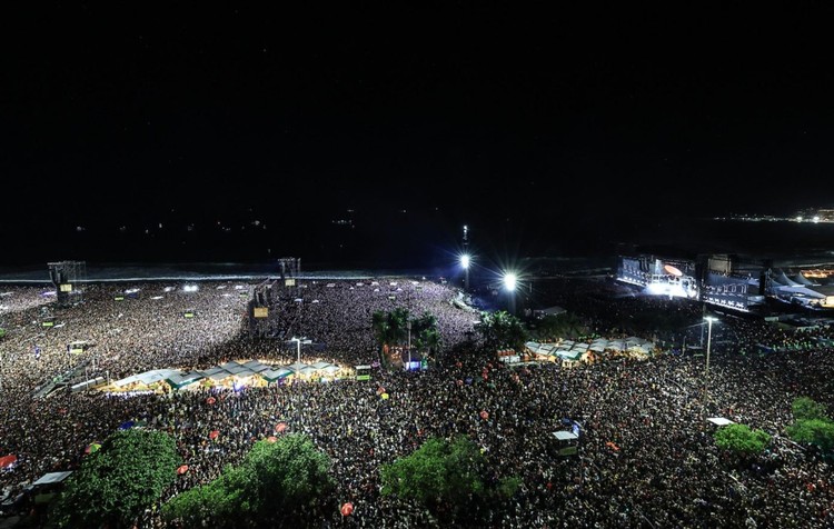 Mayhem On The Beach