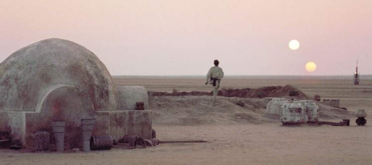 Tatooine naprawdę istnieje? Naukowcy odkryli planetę krążącą wokół bliźniaczych słońc