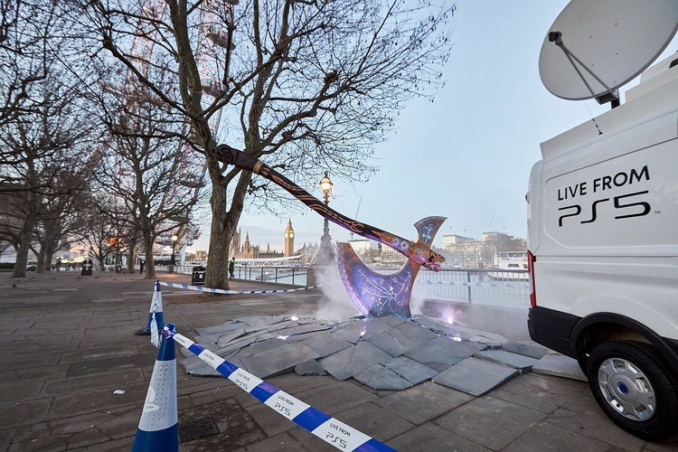 Gigantyczny Lewiatan na ulicach Londynu, Nadchodzi Ragnarok? Ogromny Lewiatan spadł na ulice