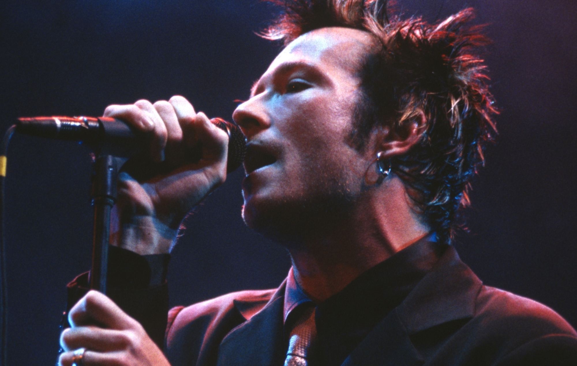 Członkowie zespołu Stone Temple Pilots zdradzają, kiedy Scott Weiland zszedł na złą drogę i zaczął niszczyć sobie życie