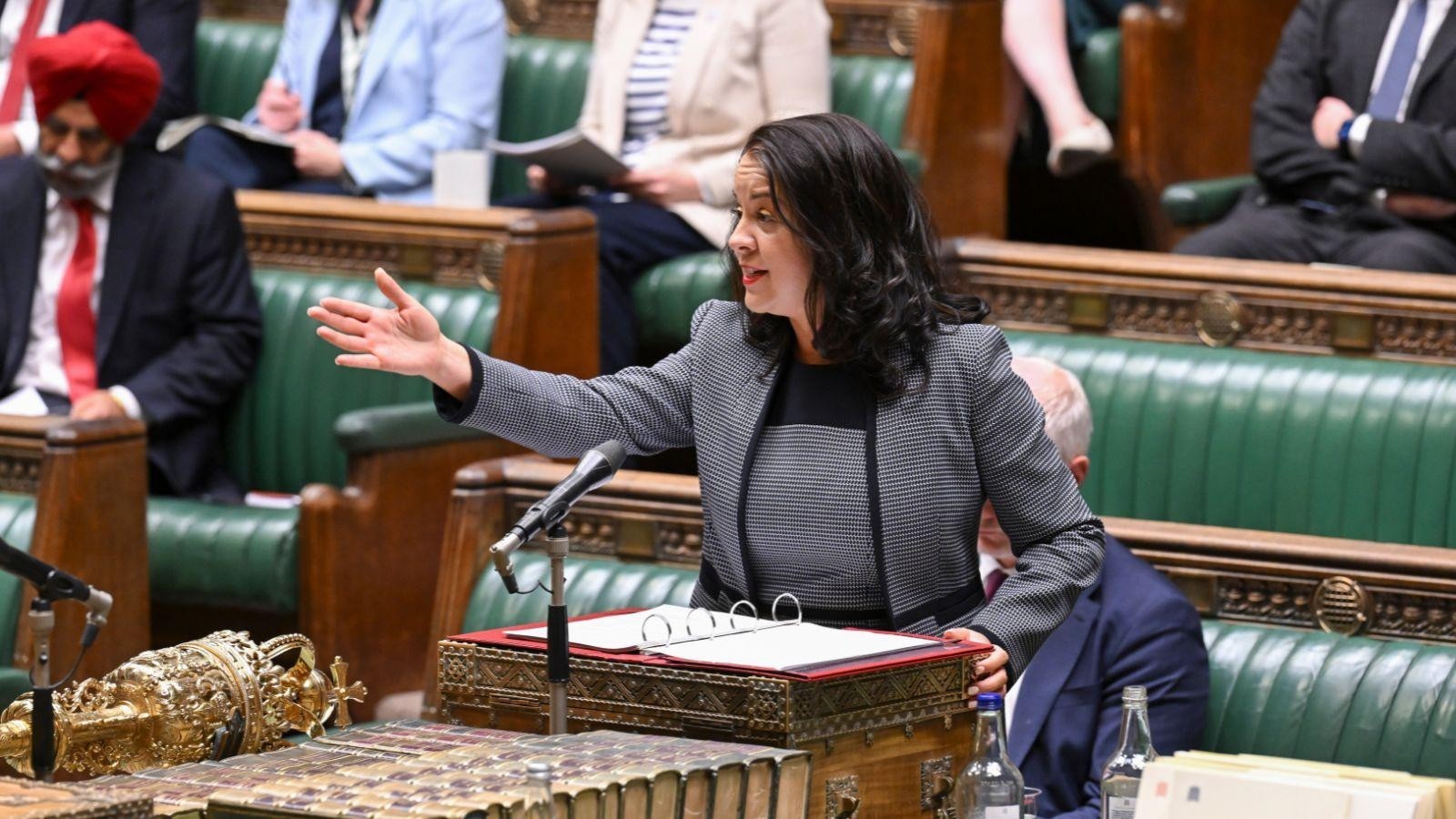 "Cyfrowa własność musi być szanowana” - brytyjska minister rozumie, ale i tak dolewa oliwy do ognia...