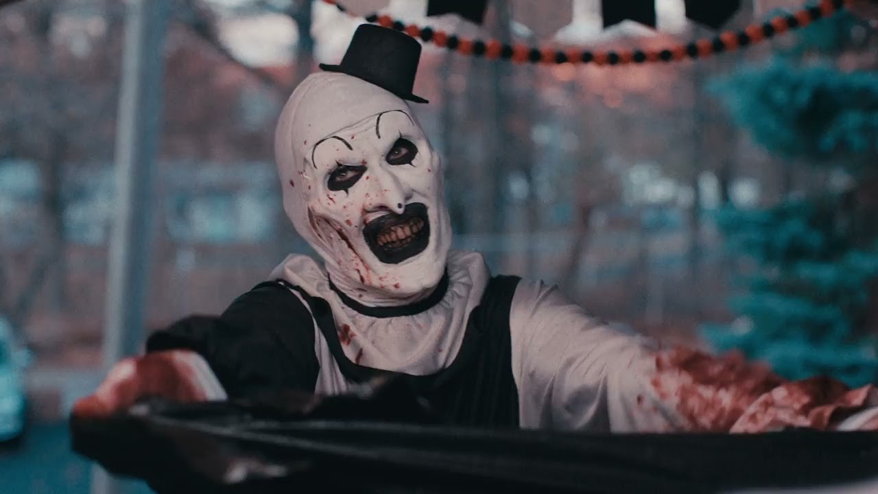 Terrifier 3 na pierwszym zdjęciu. Przerażający Klaun Art powróci do kin  szybciej. Nowa data premiery