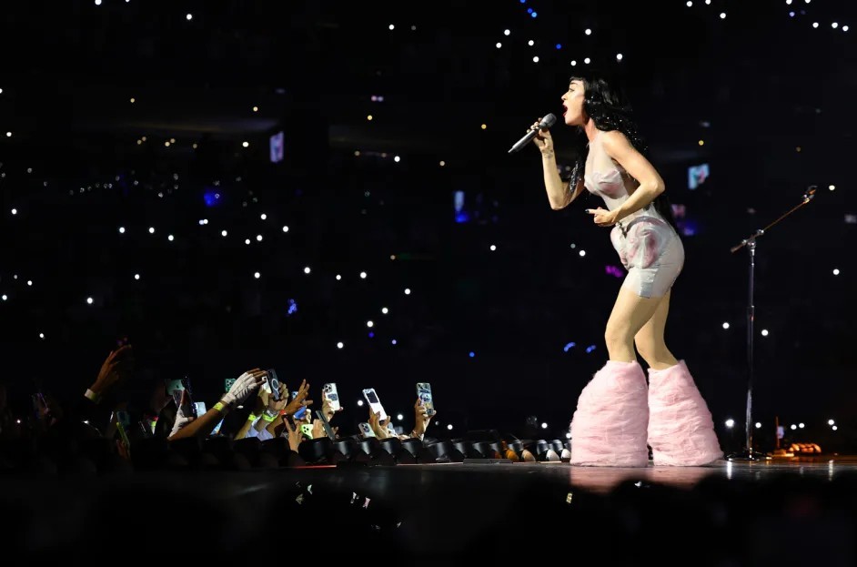 Katy Perry żartuje, że jest „najbardziej znienawidzoną osobą w internecie”. Zgadzacie się z tym?