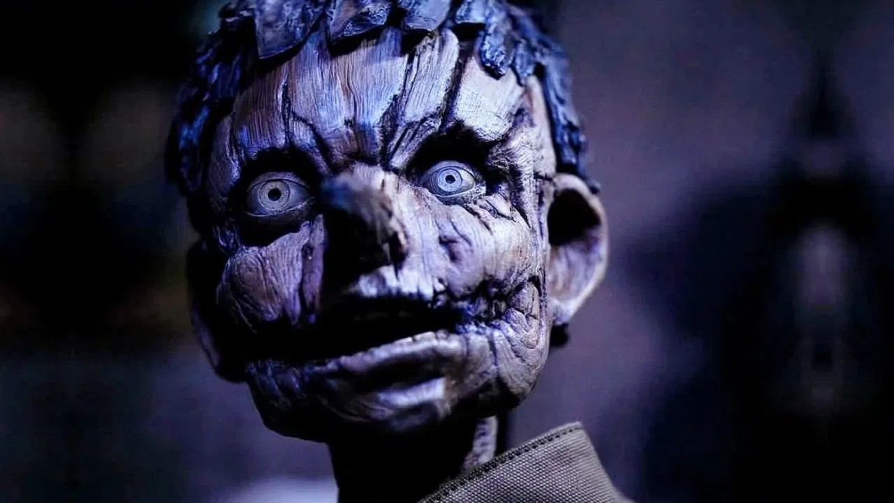 Przerażający Świerszcz na pierwszych grafikach z horrorowej wersji Pinokia. Tej wersji postaci nikt nie chciałby spotkać