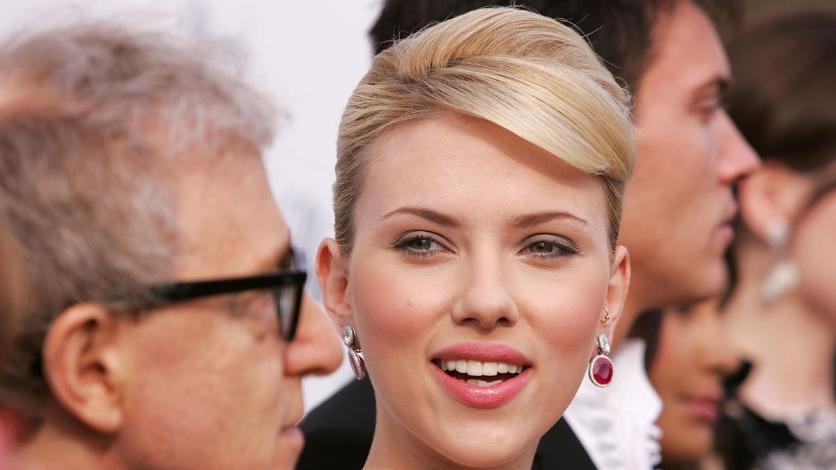 Scarlett Johansson broni Woody’ego Allena i wierzy w jego niewinność