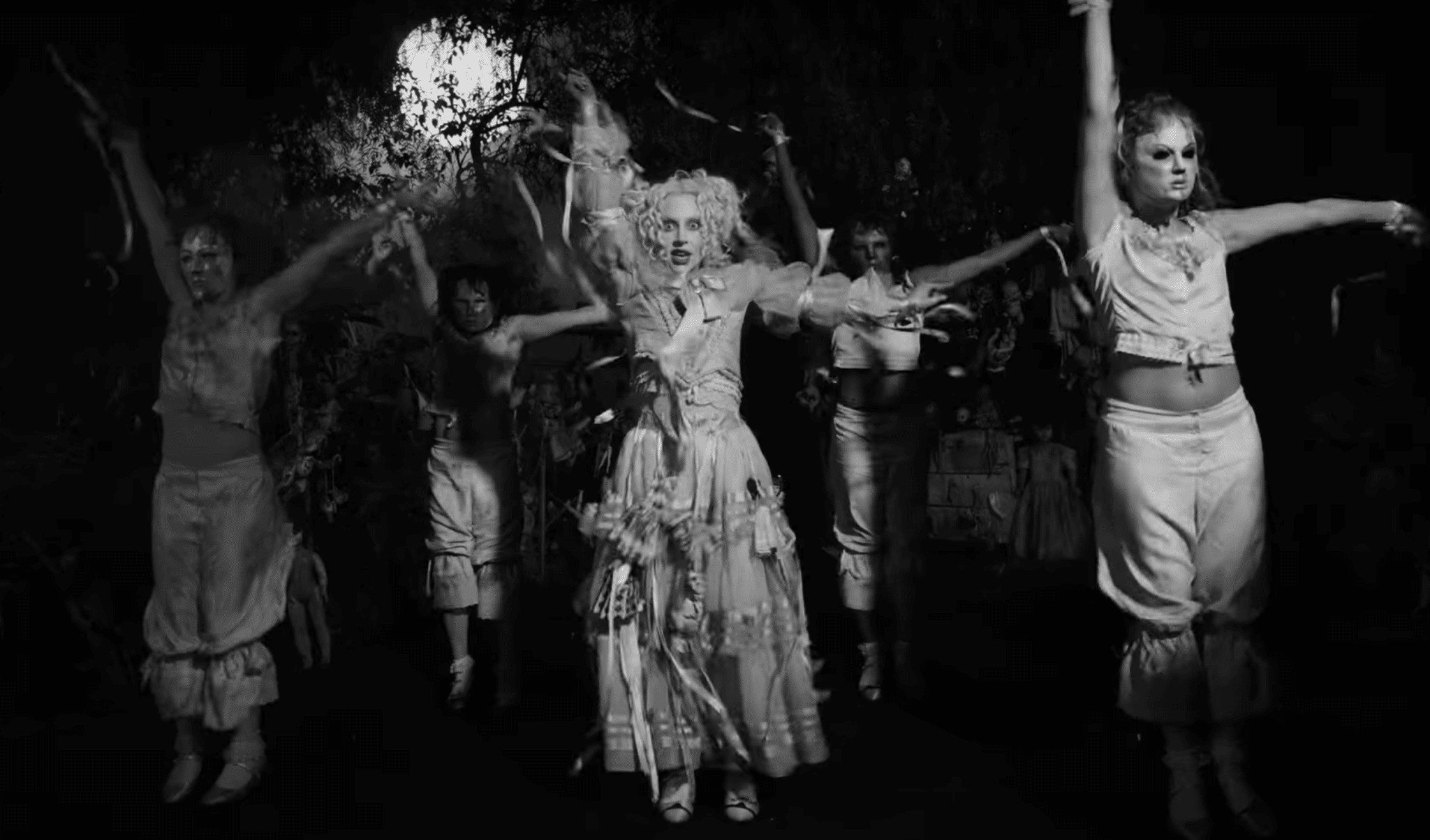 Lady Gaga z nowym singlem "The Dead Dance”. Jest to utwór do serialu Wednesday