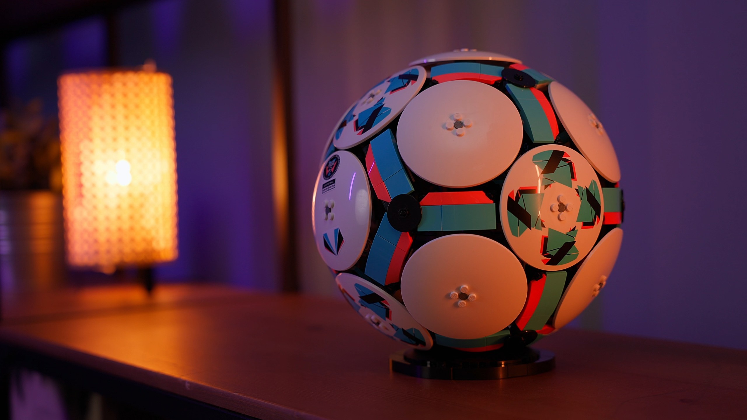 LEGO wypuściło piłkę nożną FIFA. W Sferis kupisz ją 100 zł taniej