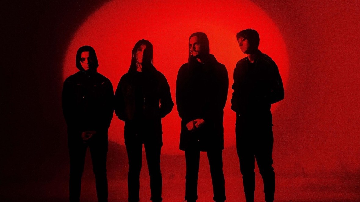 Bad Omens wydają nowy singiel "Left For Good”. Ciężkim riffom gitarowym towarzyszy teledysk