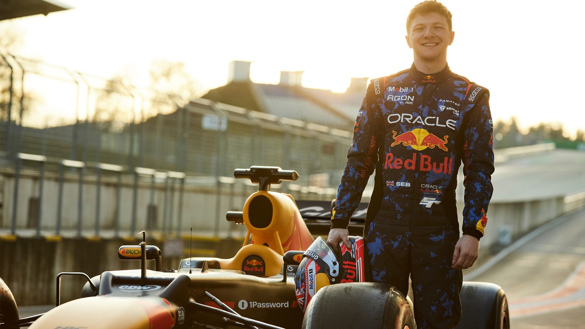 Od simracingu do prawdziwego bolidu. Sebastian Job ponownie sprawdzi się na realnym torze