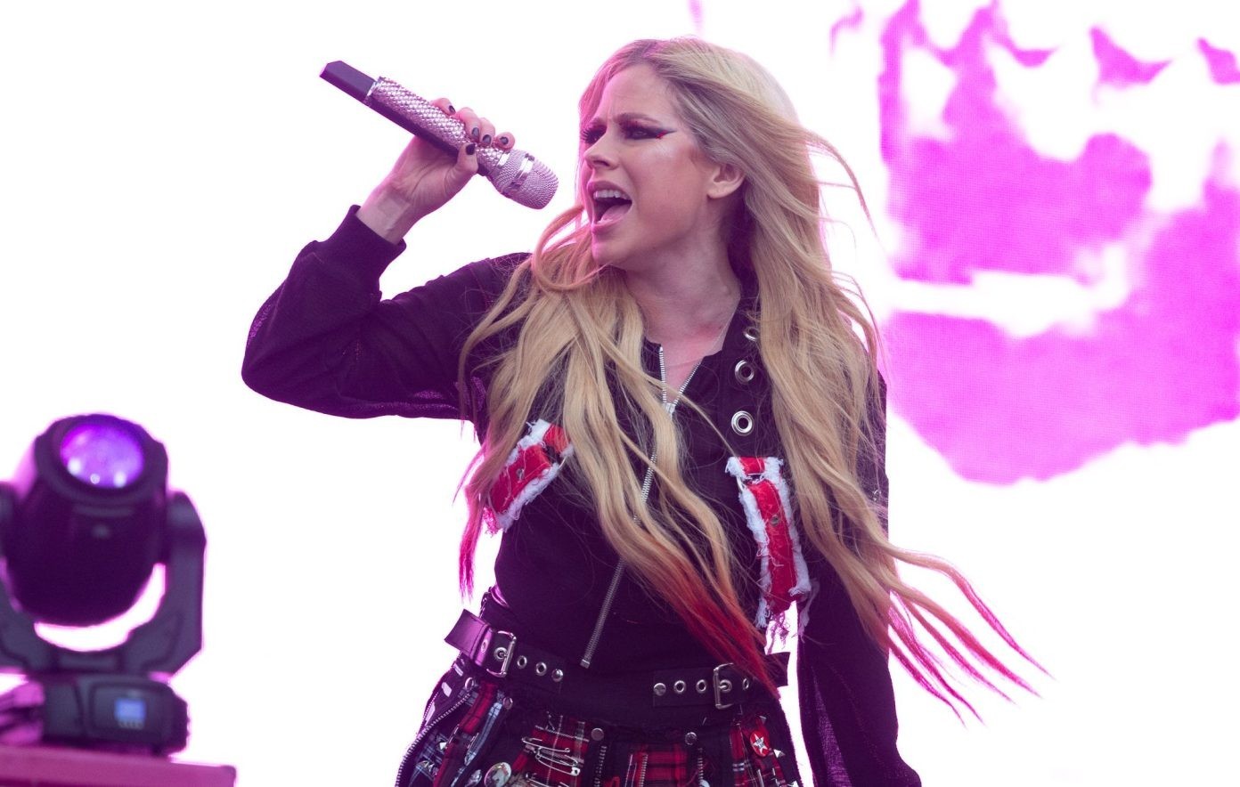 Avril Lavigne pomaga odbudować kultowy skate shop po pożarze. Wkrótce pojawi się limitowana edycja merchu